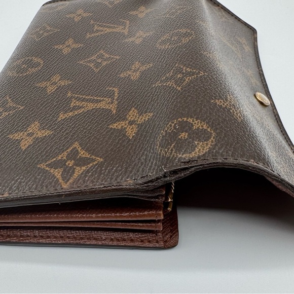 Louis Vuitton Brown Monogram Wallet | Professionally Refurbished - Picture 13 of 13